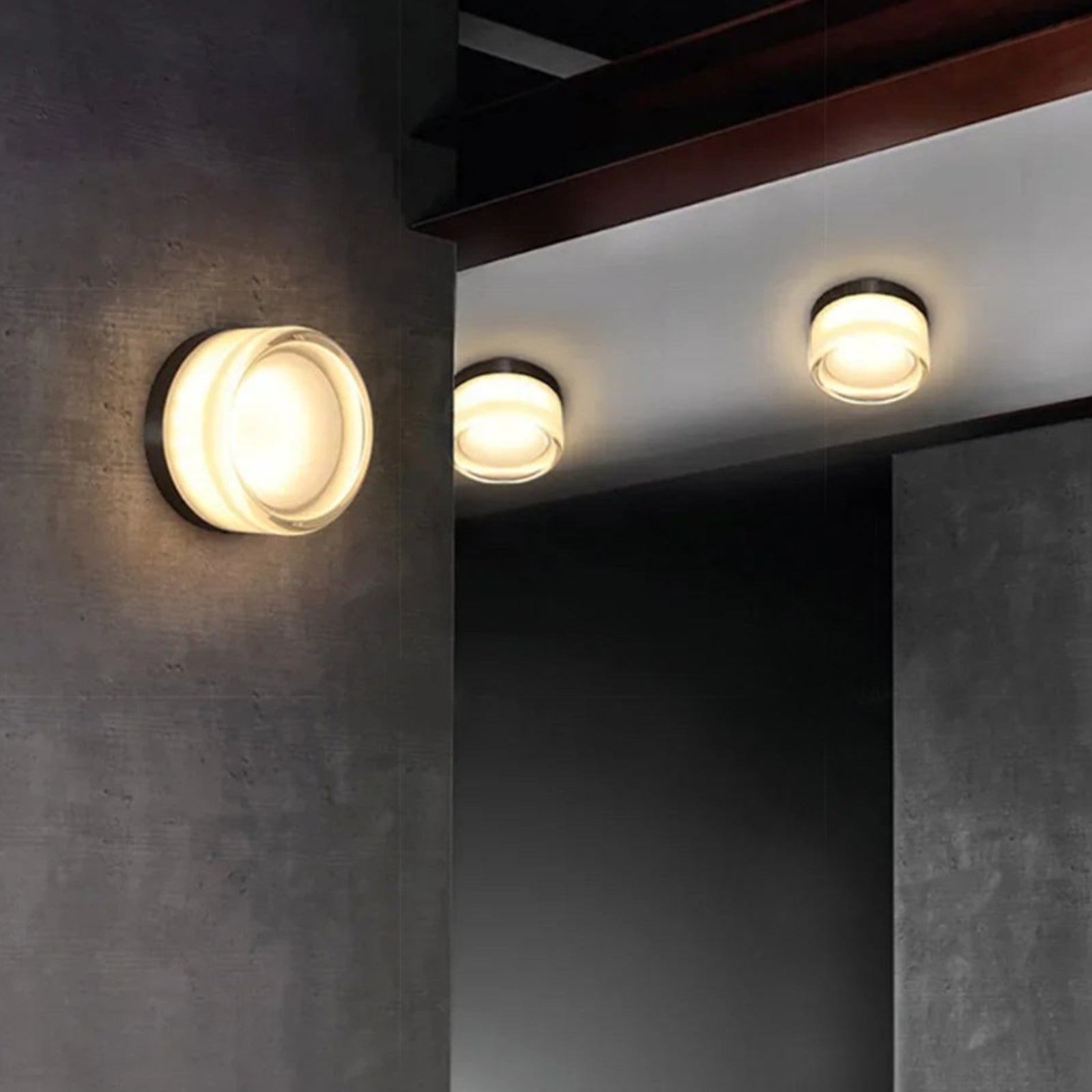 Aurelia Glass Wall Sconce Lamp in Contemporary Style | Fervei