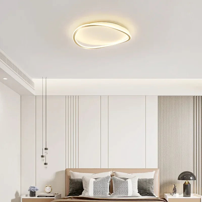 Novae Moderne skulpturale LED-Deckenleuchte in mattem Schwarz