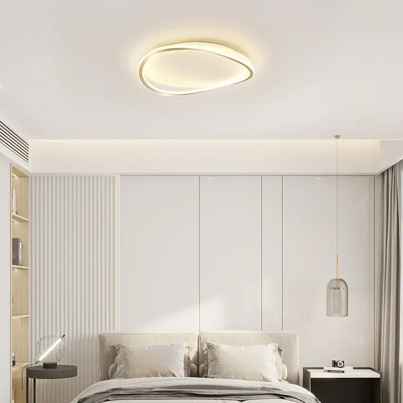 Novae Moderne skulpturale LED-Deckenleuchte in mattem Schwarz