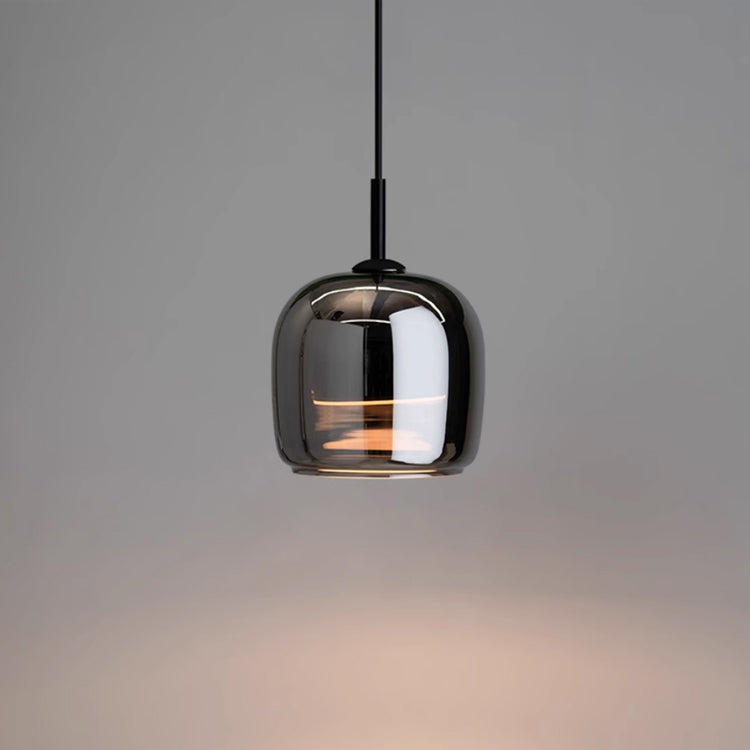 Závěsné svítidlo Arden s černým kouřovým sklem, minimalistický stropní design