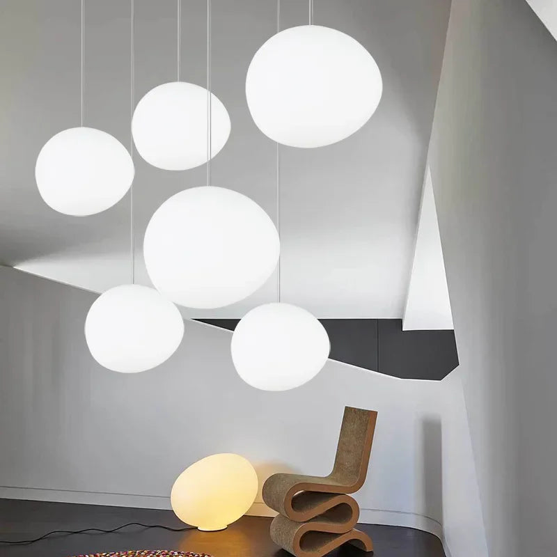 Skleněné závěsné světlo HaloGlow pro dekoraci obývacího pokoje, moderní kulatý design