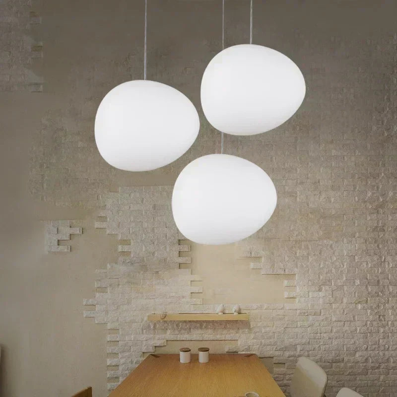 Skleněné závěsné světlo HaloGlow pro dekoraci obývacího pokoje, moderní kulatý design