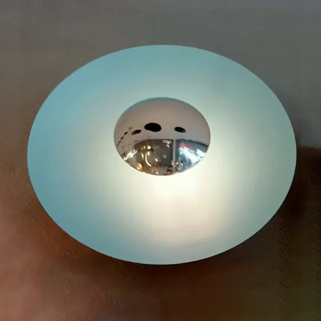 Lampe ronde moderne ColorBurst avec options de couleurs et style contemporain