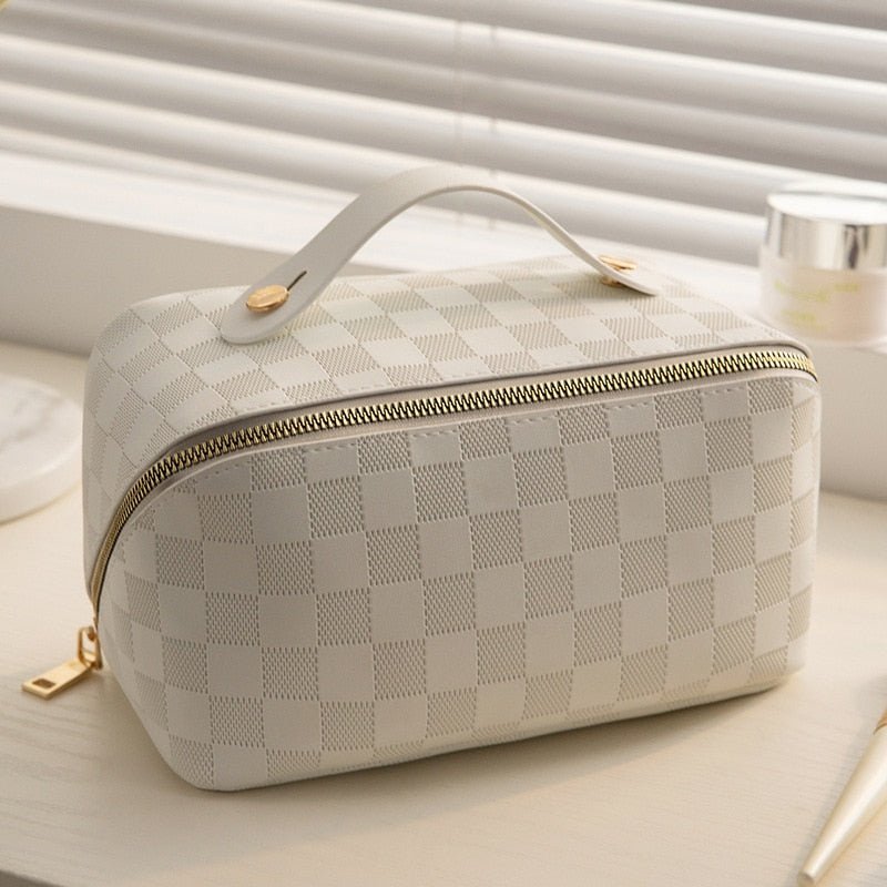 NovaLuxe Minimalist Cosmetic Bag With Compact Organizer Design