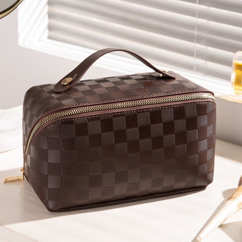 NovaLuxe Minimalist Cosmetic Bag With Compact Organizer Design