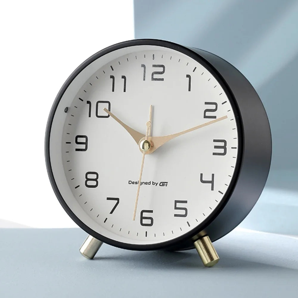 Silent Scandinavian Table Clock With Modern Design For Living Rooms
