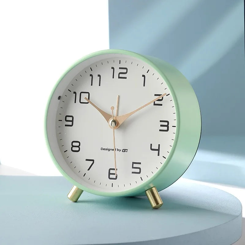 Silent Scandinavian Table Clock With Modern Design For Living Rooms