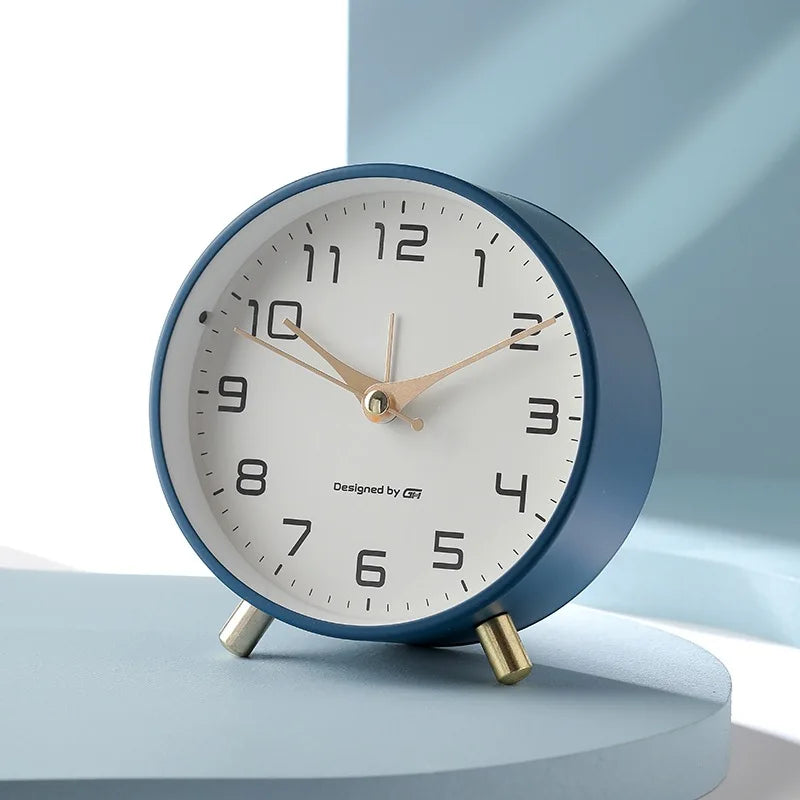 Silent Scandinavian Table Clock With Modern Design For Living Rooms