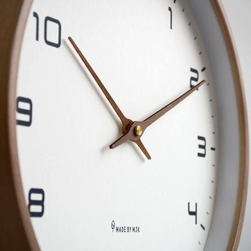 Elegant Silent Clock for Modern Home Atmosphere