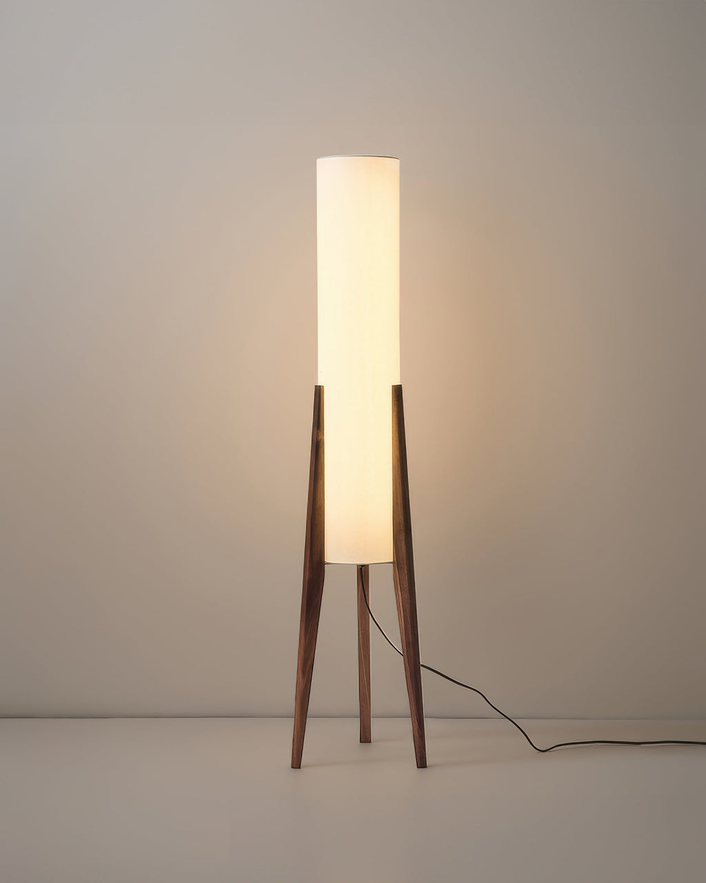 Walnut Solid Wood Floor Lamp Art Lamp For Living Spaces