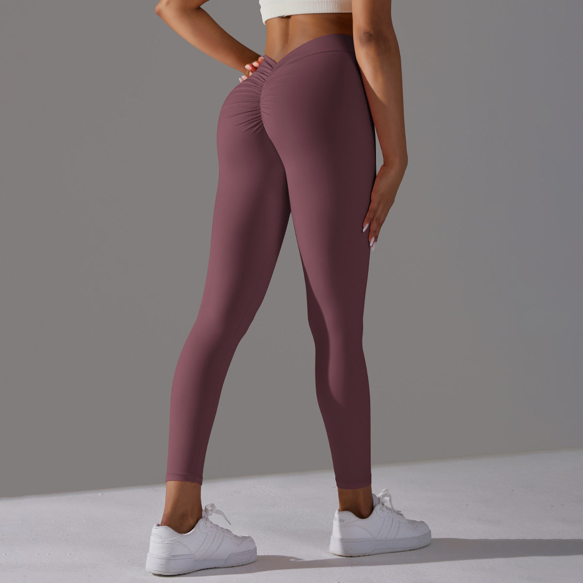 Leggings taille haute V-Back pour femmes avec silhouette classique