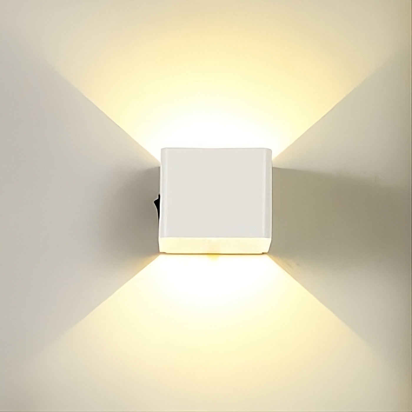 LuminaCube Applique da Parete con Sensore di Movimento per Uso Domestico Facile