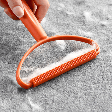 FluffAway Pro Cleaner For Pet Hair And Lint On Clothing And Furniture