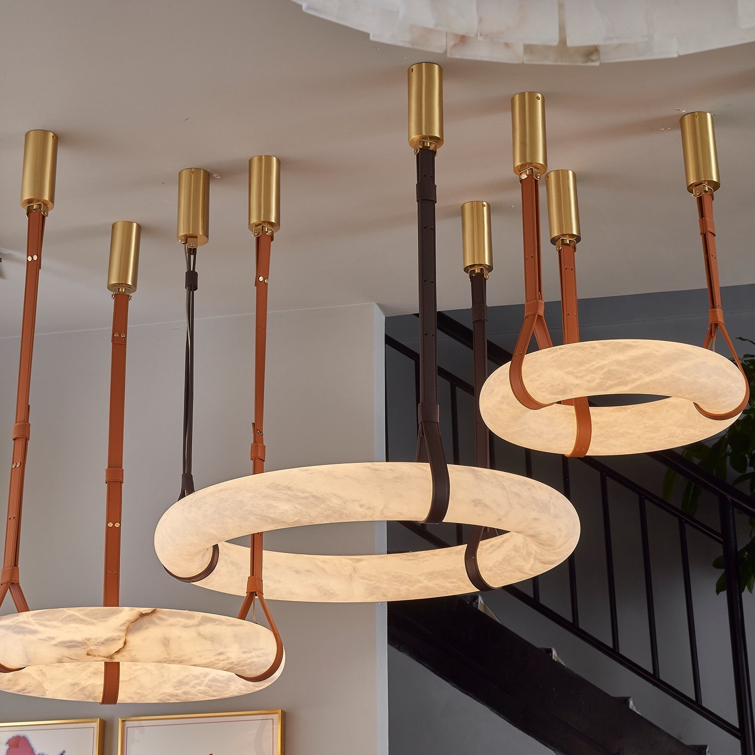 Alabaster-Ring-Hängeleuchte mit LED, Naturstein in Braun bis Gold, 3000K–6000K