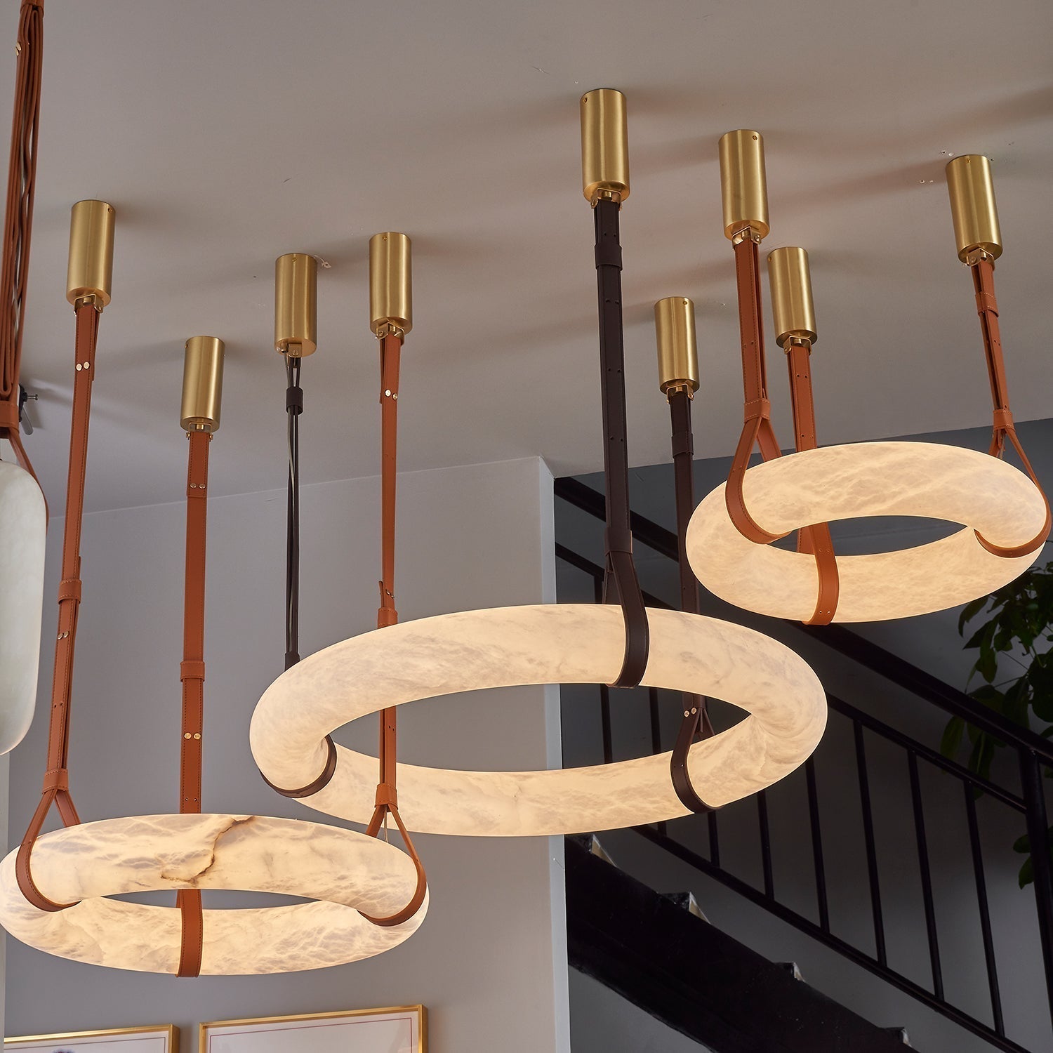 Alabaster-Ring-Hängeleuchte mit LED, Naturstein in Braun bis Gold, 3000K–6000K