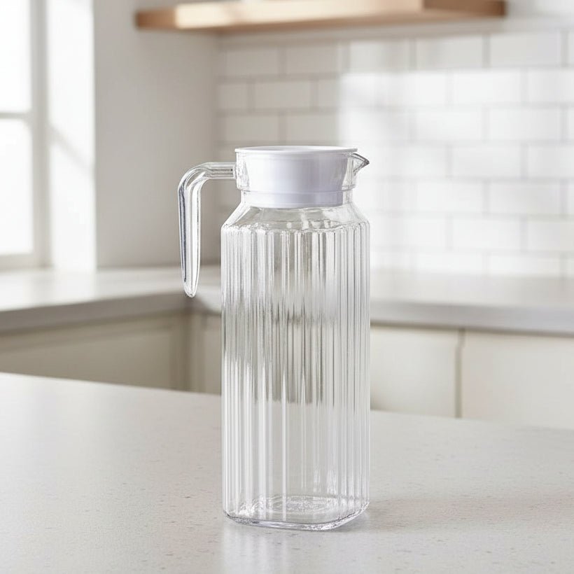 FlowEase 1,1L Kunststoff-Saftkanne mit robuster Konstruktion und ergonomischem Griff