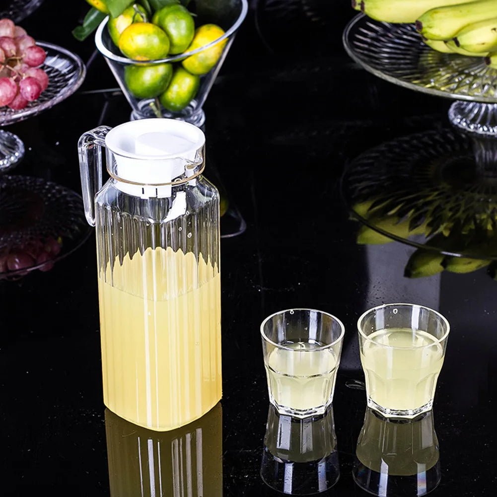 FlowEase 1,1L Kunststoff-Saftkanne mit robuster Konstruktion und ergonomischem Griff