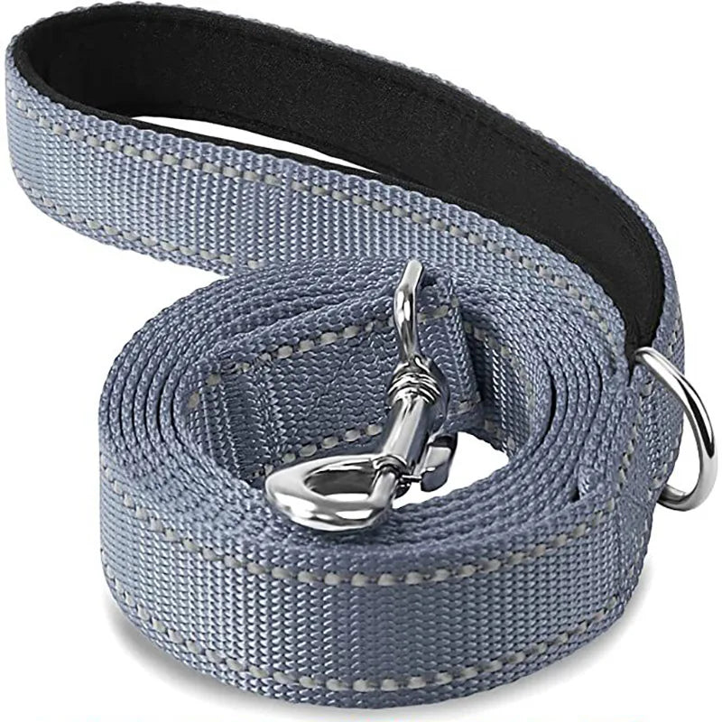 Reflective Leash For Dogs Featuring Strengthened Clasp Design