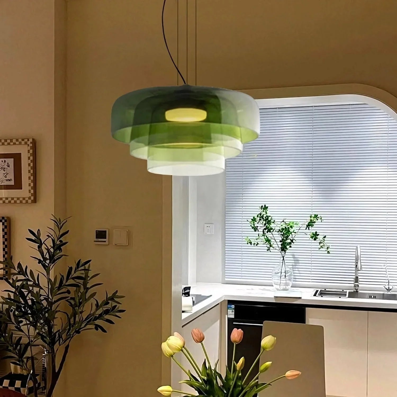 Závěsná lampa Elara ze skla