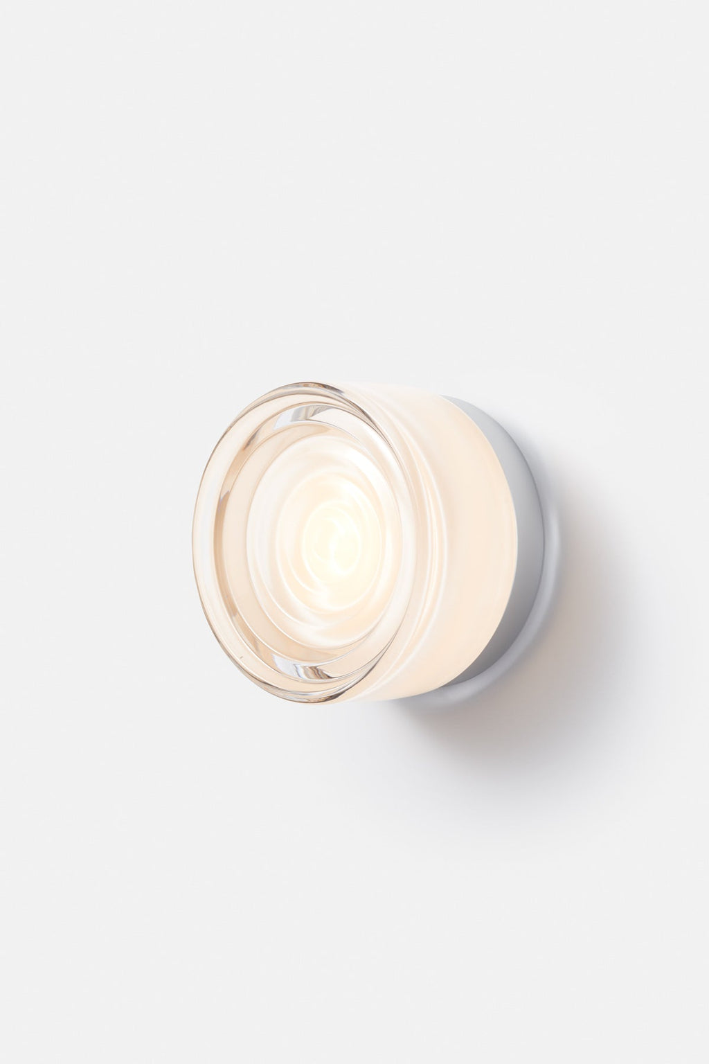 IP65-klassificeret TML Ripple moderne væglampe med hærdet glasskærm og berøringskontakt