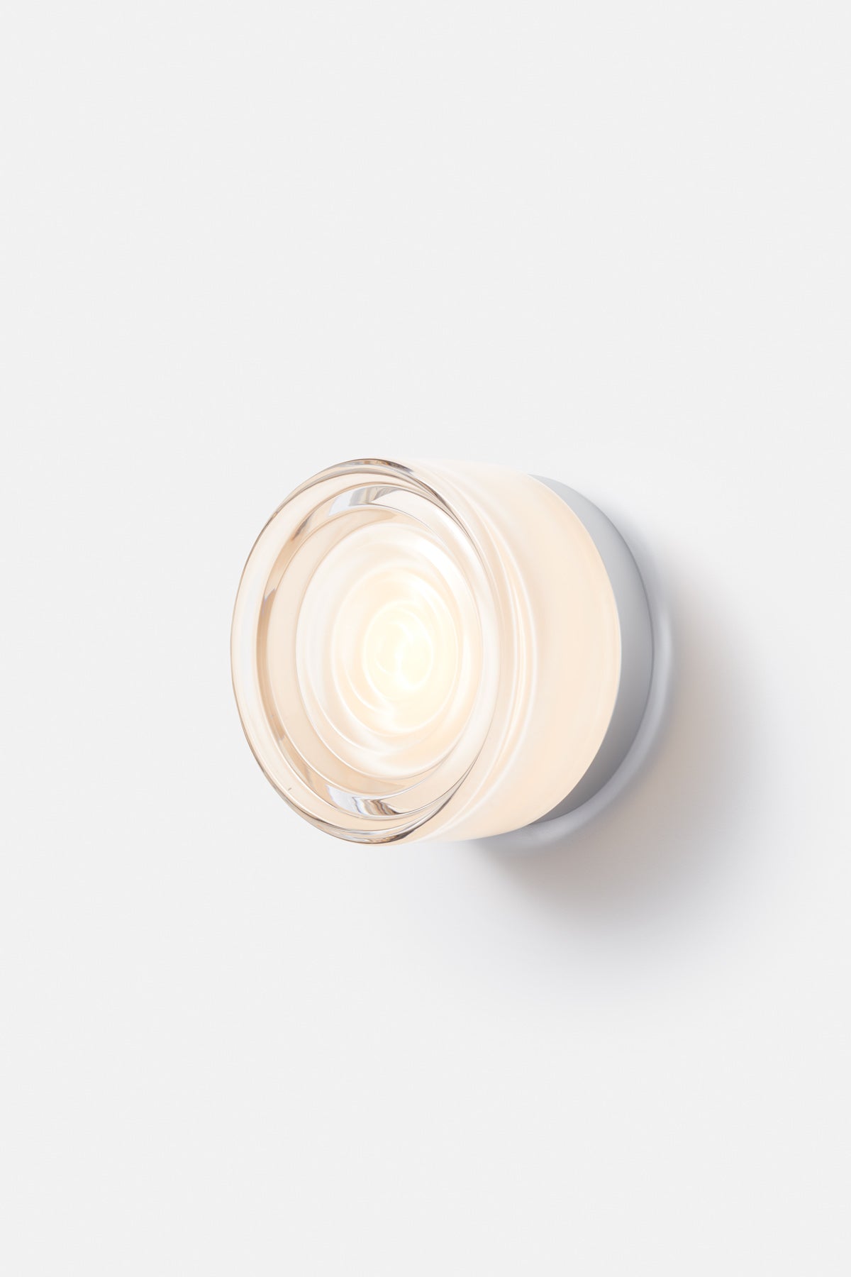 IP65-klassificeret TML Ripple moderne væglampe med hærdet glasskærm og berøringskontakt