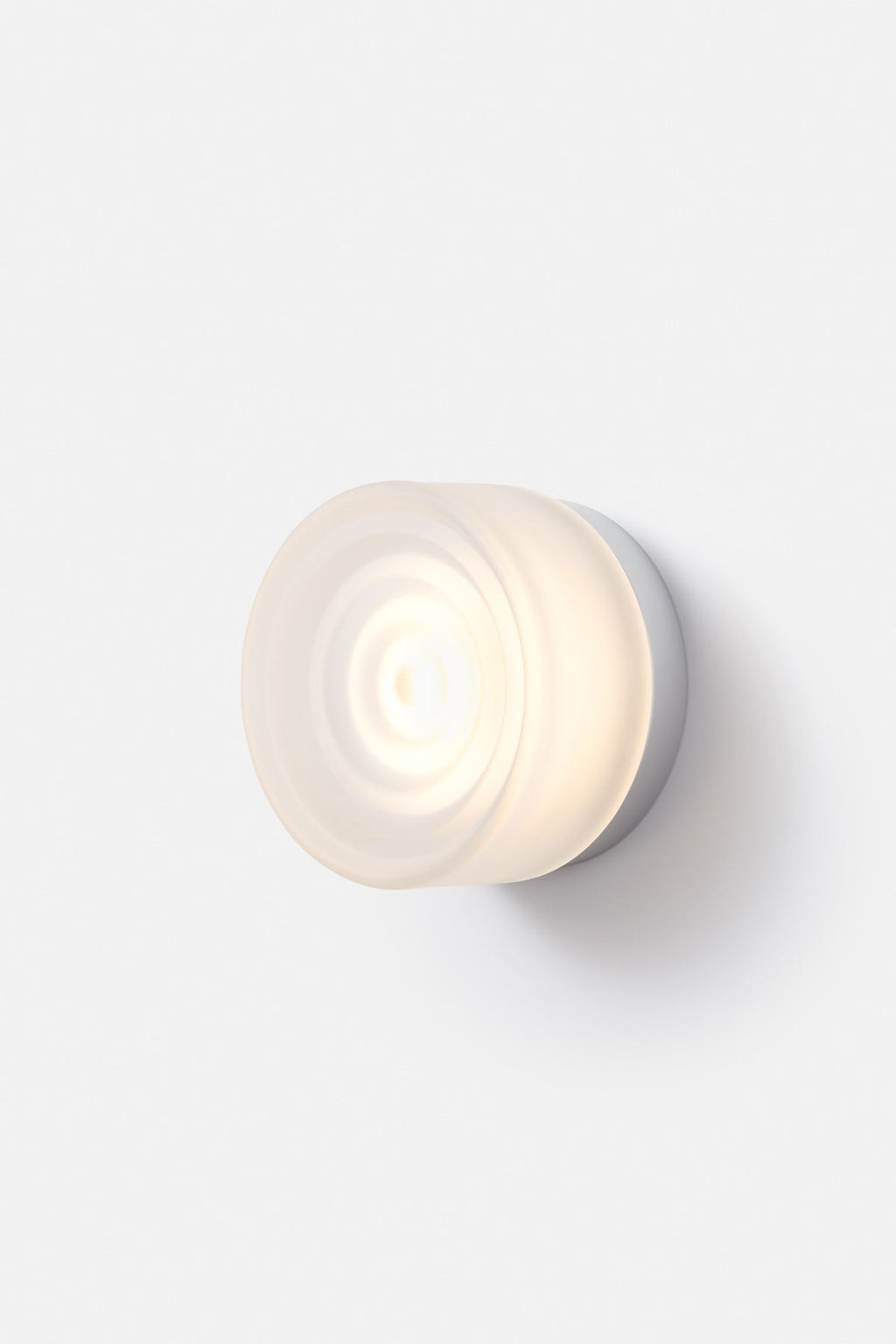 IP65-klassificeret TML Ripple moderne væglampe med hærdet glasskærm og berøringskontakt