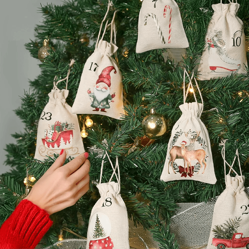 Evergreen Burlap Co 24 Jutetaschen für natürliche Weihnachtspräsentation