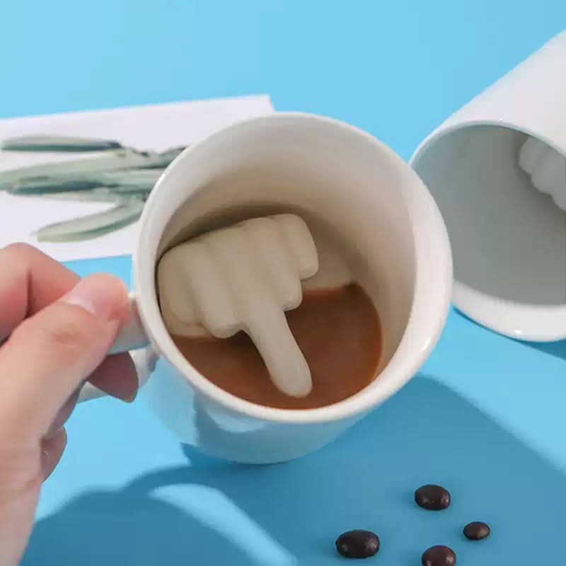 CheekyCup Zábavný keramický hrnek s ukrytým přihrádkou