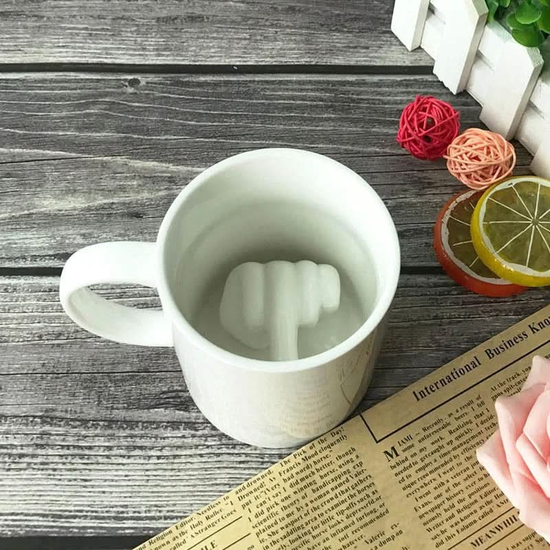 CheekyCup Zábavný keramický hrnek s ukrytým přihrádkou