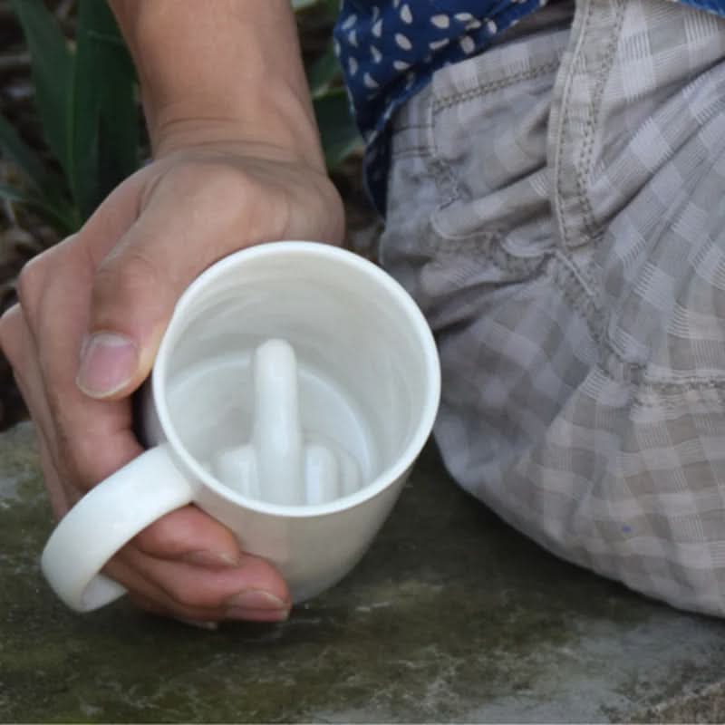 CheekyCup Zábavný keramický hrnek s ukrytým přihrádkou