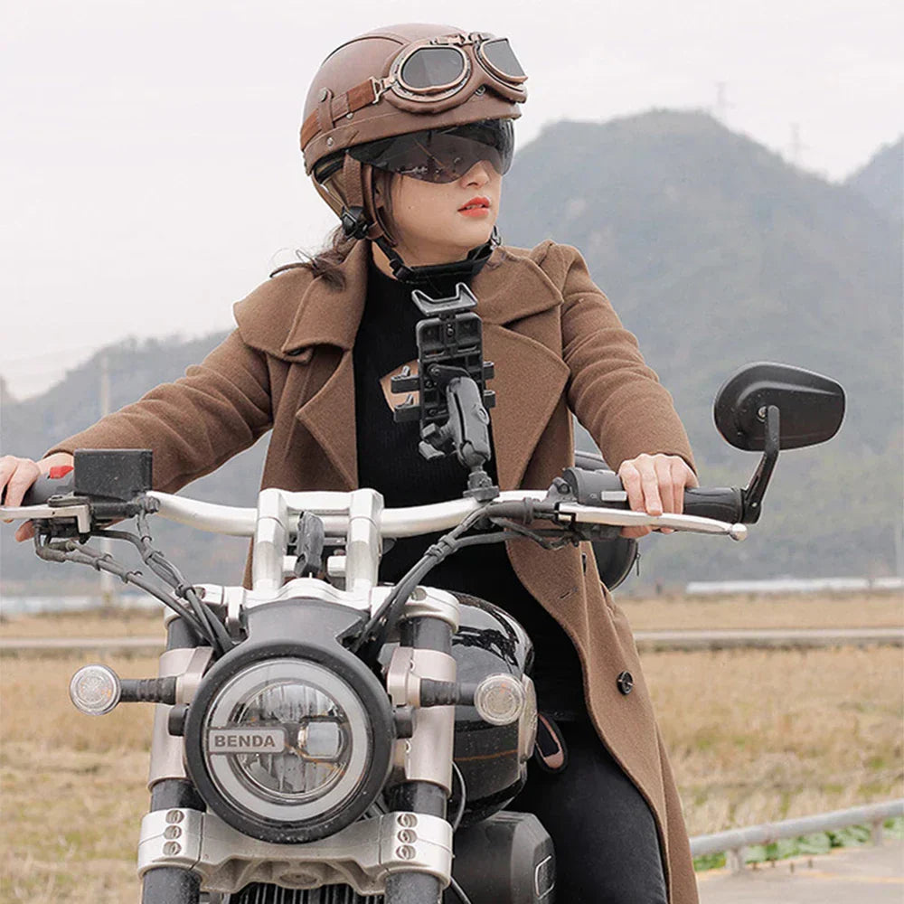 Motocyklová helma v retro stylu s ABS skořepinou a rychloupínáním pro každodenní použití a touring