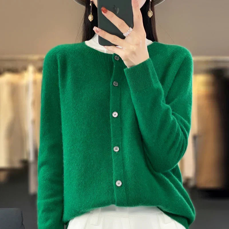 Sweter z wełny merino Nalani z guzikami