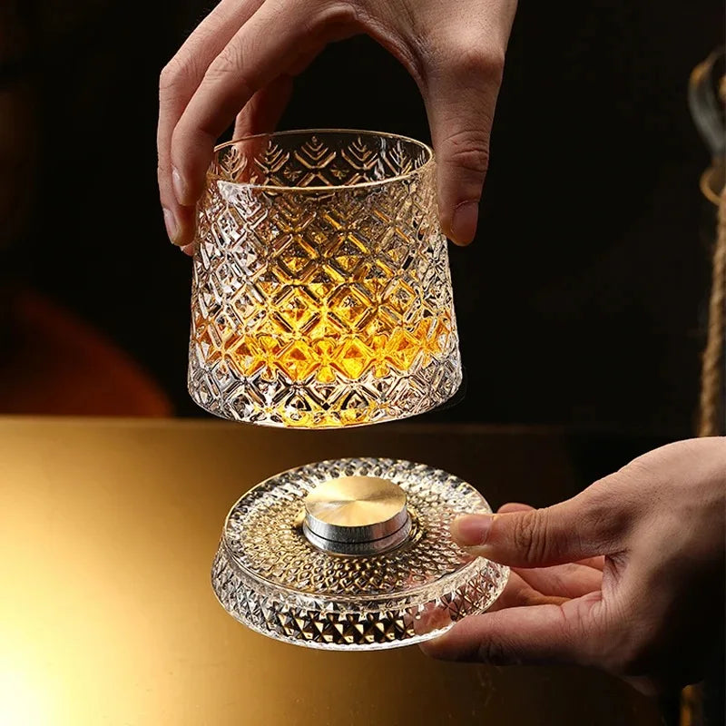 Drehbares Whiskyglas für modernen Bar- und Lounge-Stil