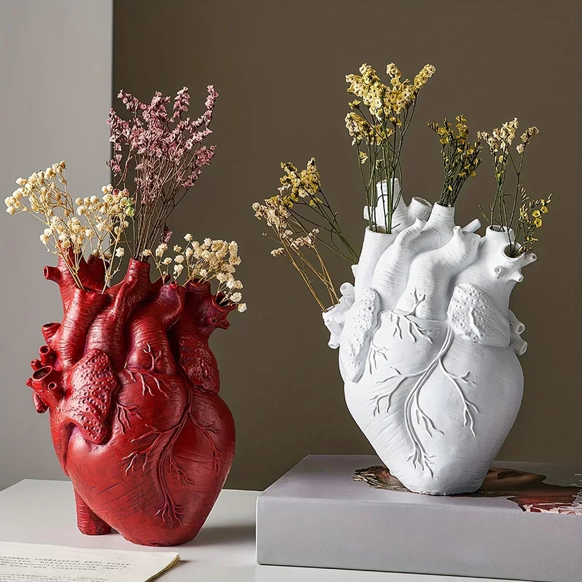 Elvase keramisk vase i hjerteform til elegant hjemmeaccent