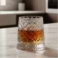 Drehbares Whiskyglas für modernen Bar- und Lounge-Stil