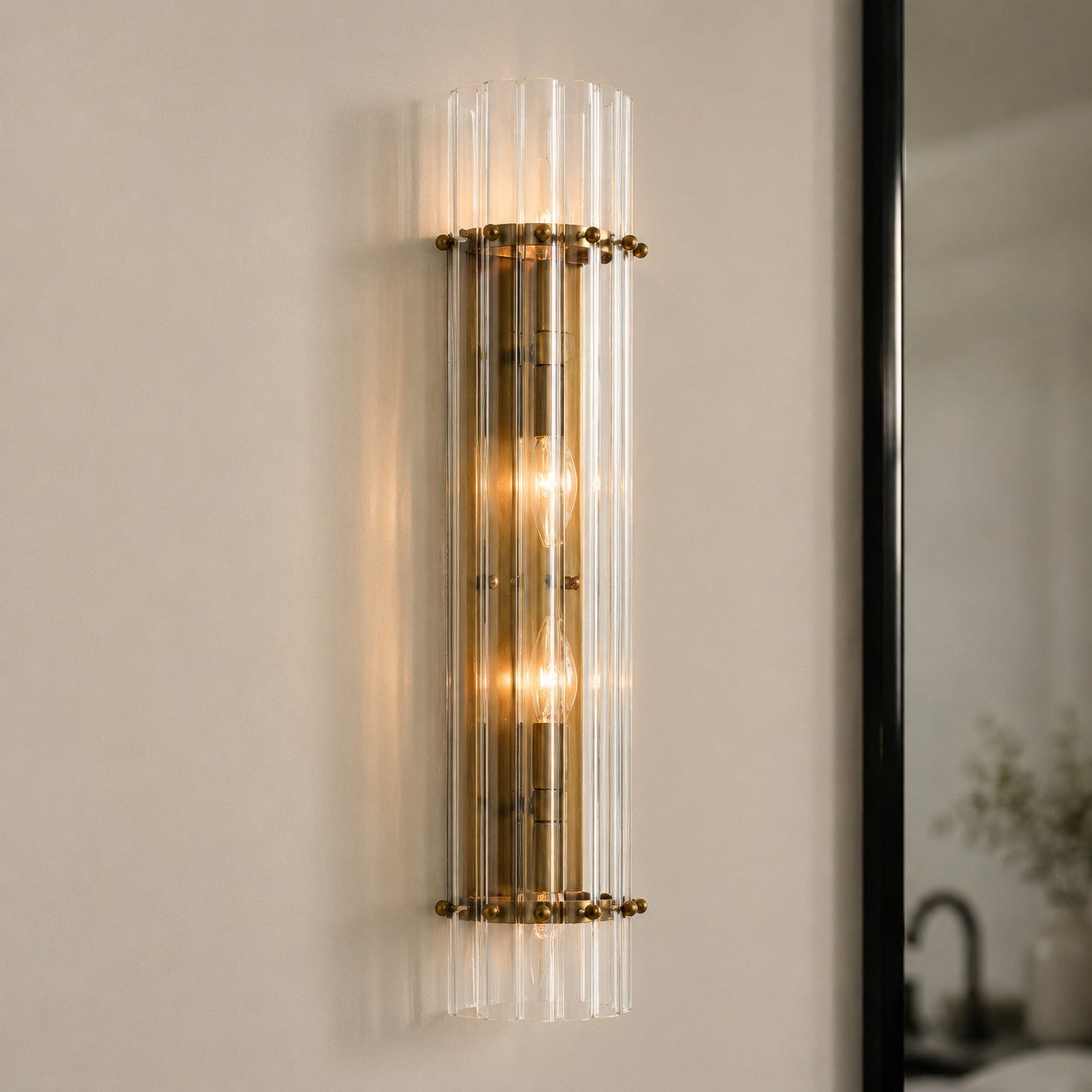 Křišťálové nástěnné světlo s dvojitými paprsky pro elegantní interiérovou atmosféru