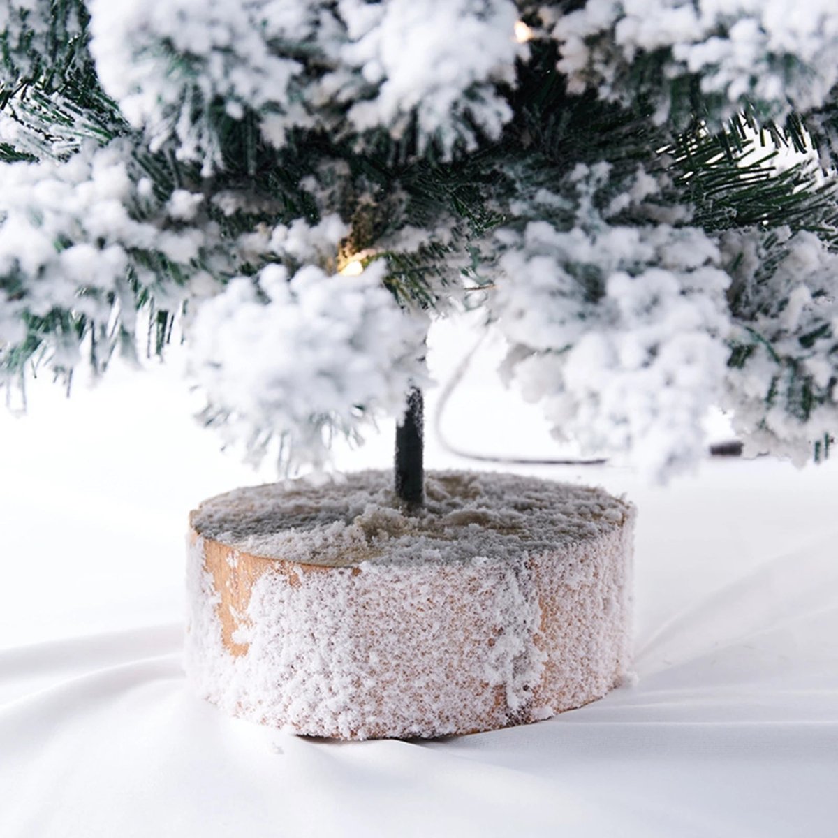 Albero di Natale LED SnowGlow Mini 45cm con Effetto Neve Ghiacciata