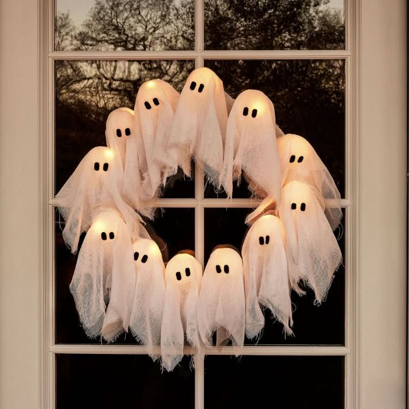 PhantomGlow LED věnec: Strašidelná halloweenová magie pro atmosférickou dekoraci