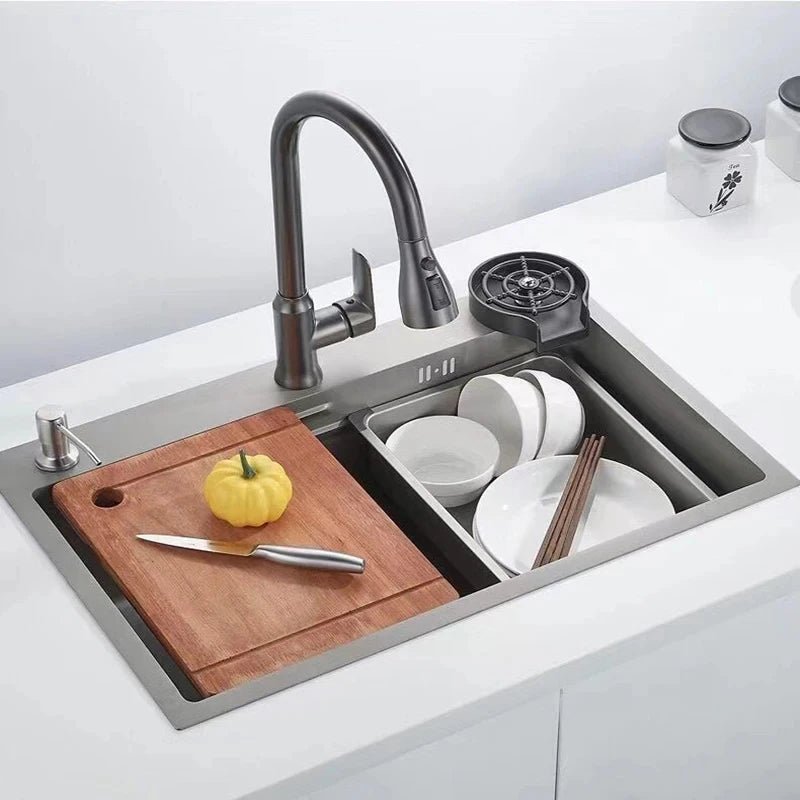 AureaFlow Elegant Kitchen Faucet With Pull Out Function And 360 Degree Rotation