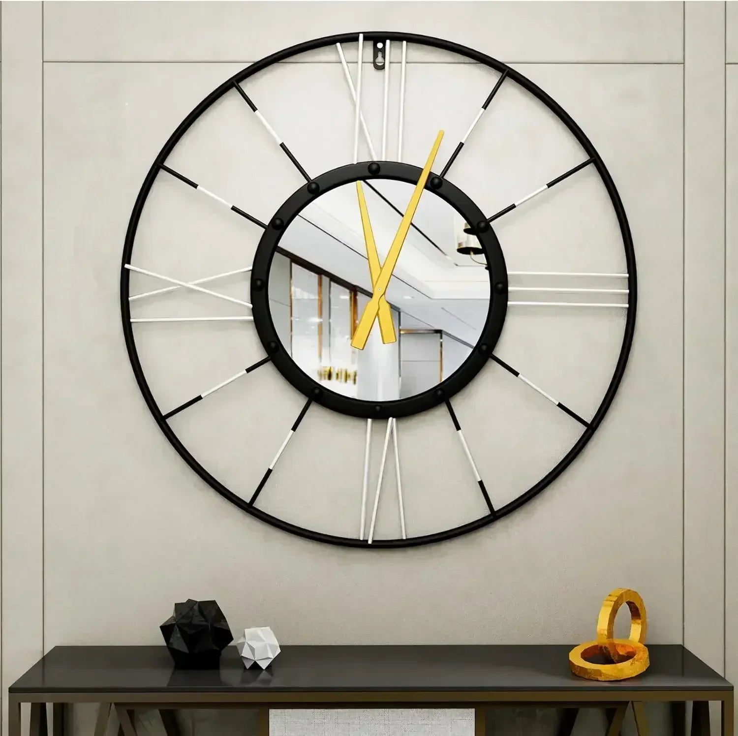 MetalDesign Contemporary Wall Timepiece For Interior Decor