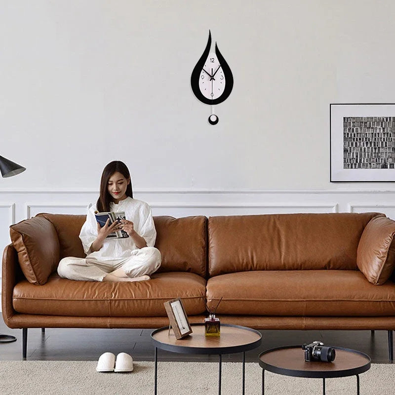 Relógio de Parede em Acrílico com Gota de Água, Movimento Silencioso e Estrutura Metálica para Sala de Estar ou Quarto