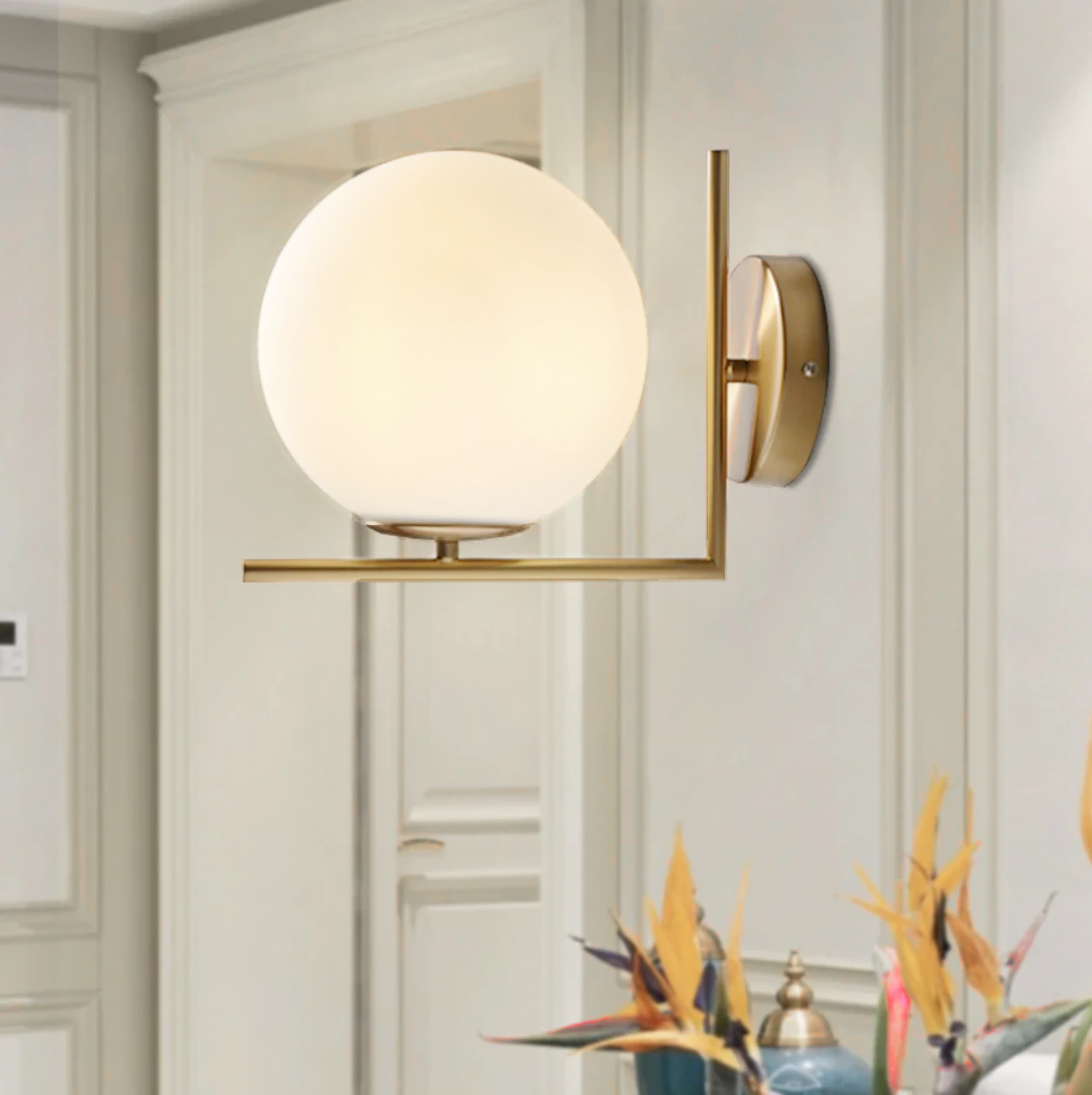 Lumina Orb Nástěnné svítidlo s plovoucí skleněnou koulí, minimalistické