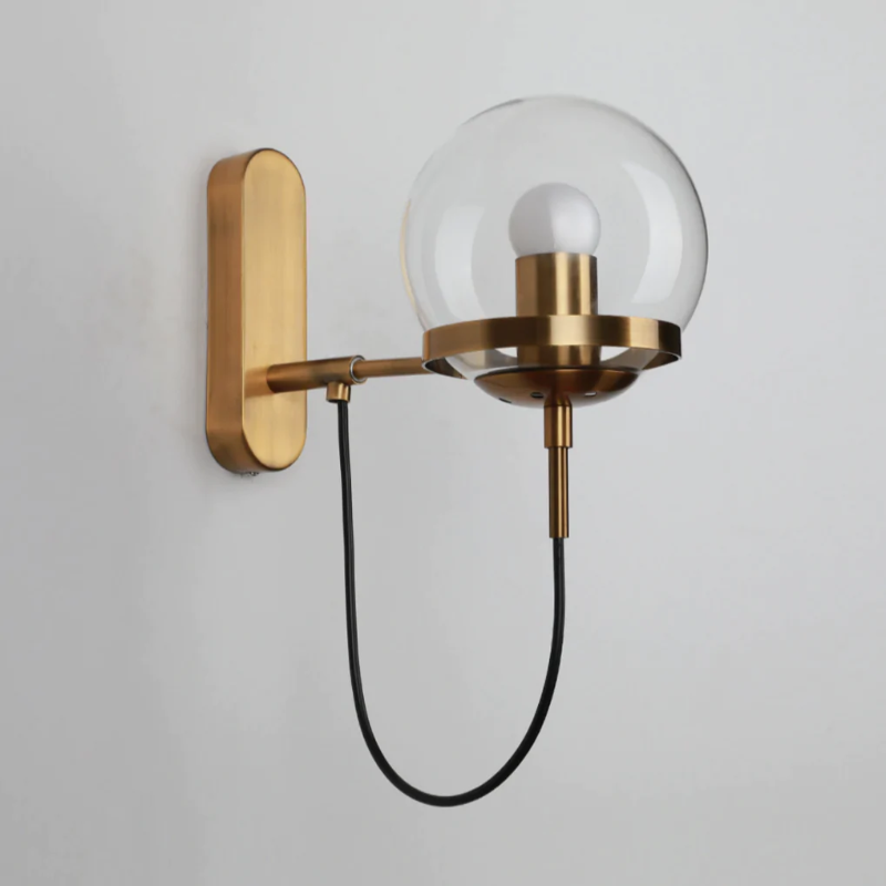 Nova Wandleuchte mit Ständer und Glaskugel im Metallring