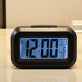 NovaTime Mini Multifunktionaler digitaler LED-Wecker mit Schlummerfunktion