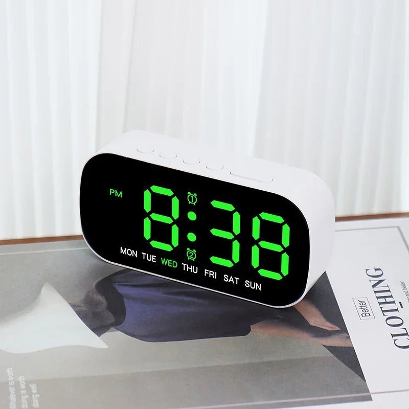 LumaTime Digitální LED budík s dvojím alarmem a zobrazením teploty