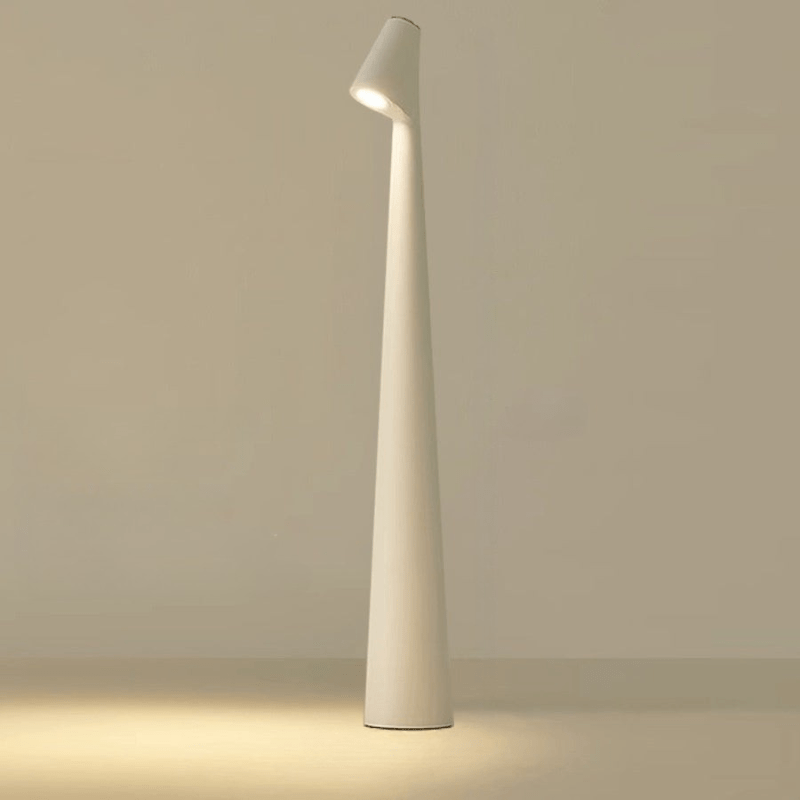 Nabíjecí stylová kovová stolní lampa pro vnitřní i venkovní použití