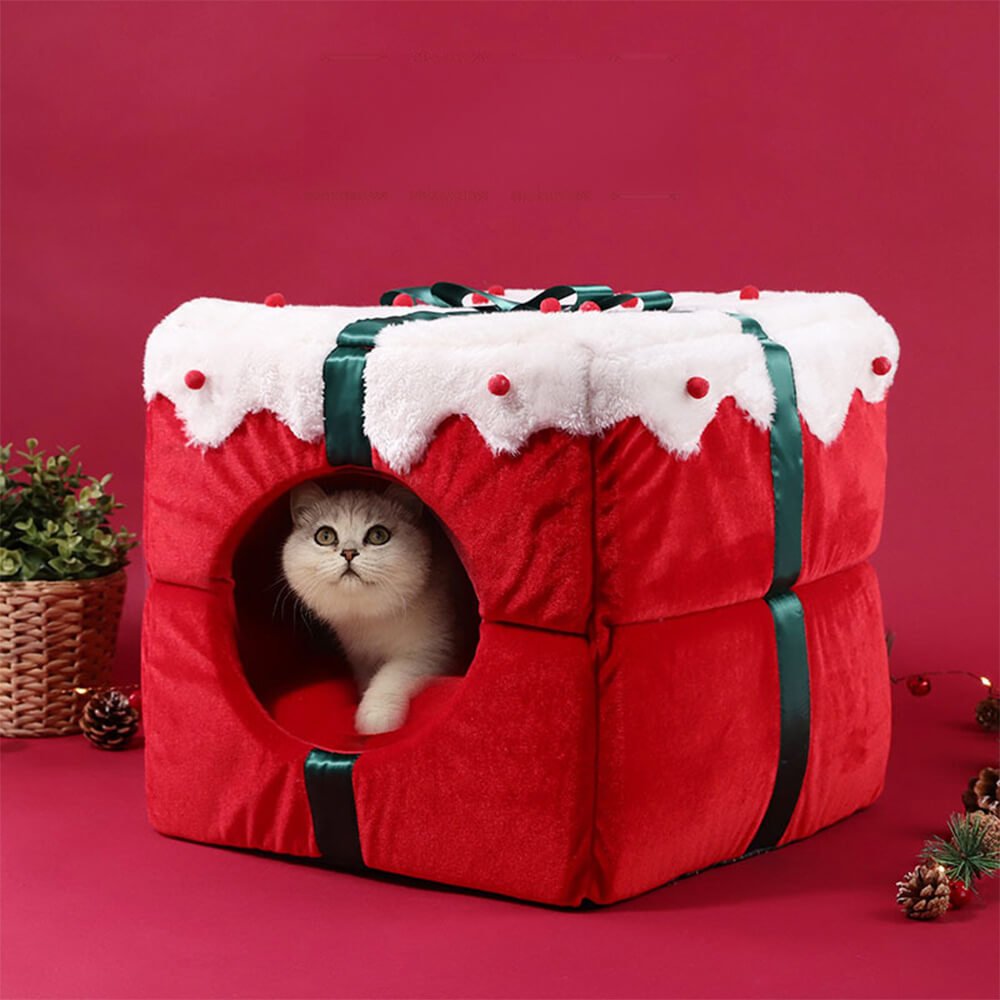 SnowNest Semi-Enclosed Dog And Cat Bed With Christmas Motif And Non-Slip Bottom