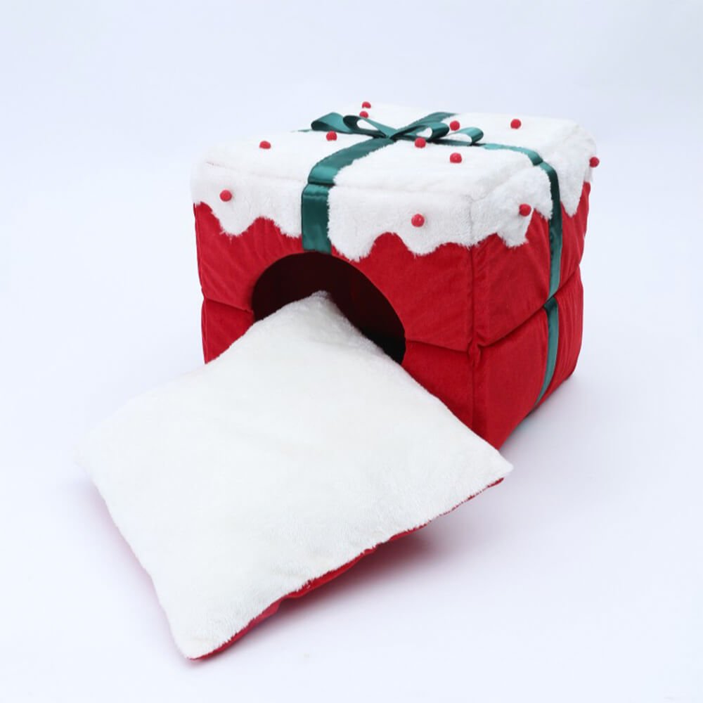 SnowNest Semi-Enclosed Dog And Cat Bed With Christmas Motif And Non-Slip Bottom