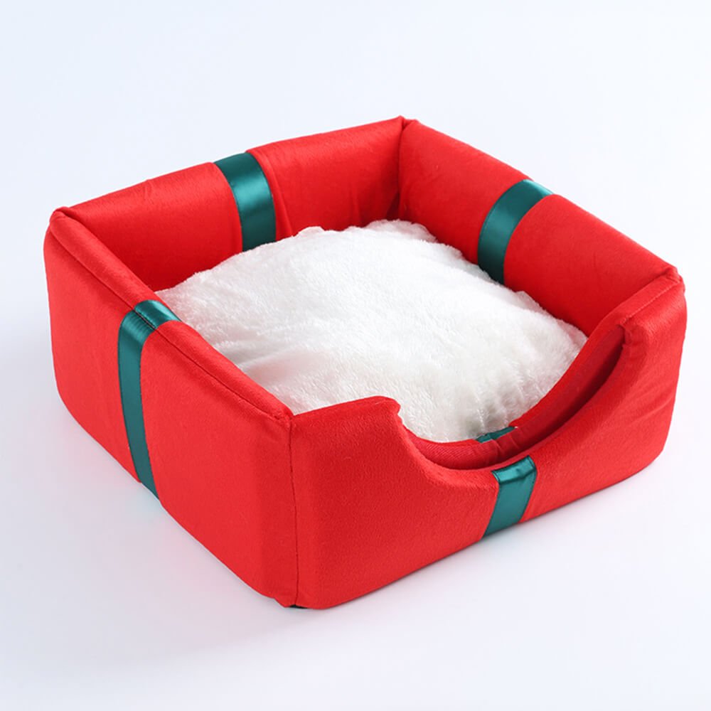 SnowNest Semi-Enclosed Dog And Cat Bed With Christmas Motif And Non-Slip Bottom
