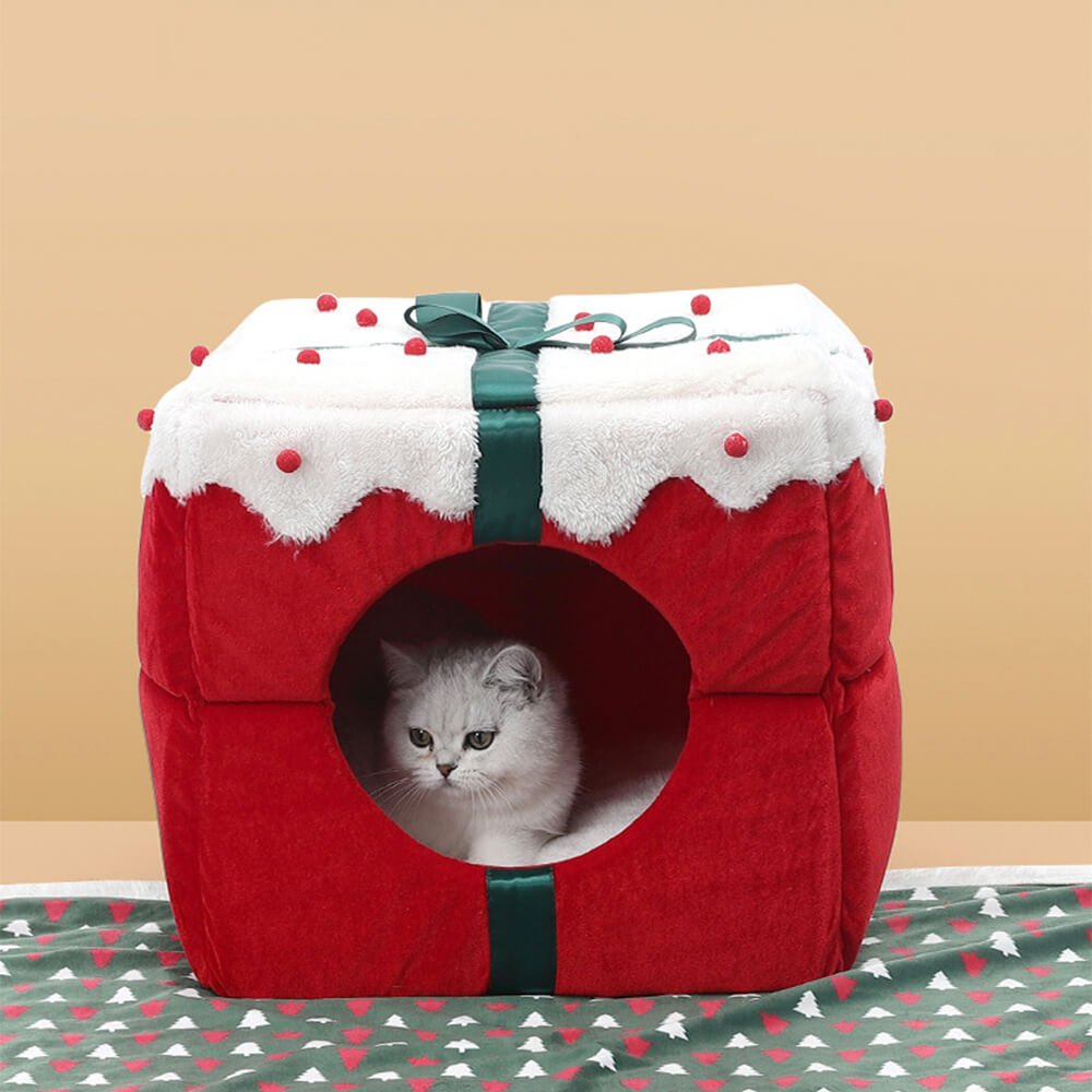 SnowNest Semi-Enclosed Dog And Cat Bed With Christmas Motif And Non-Slip Bottom